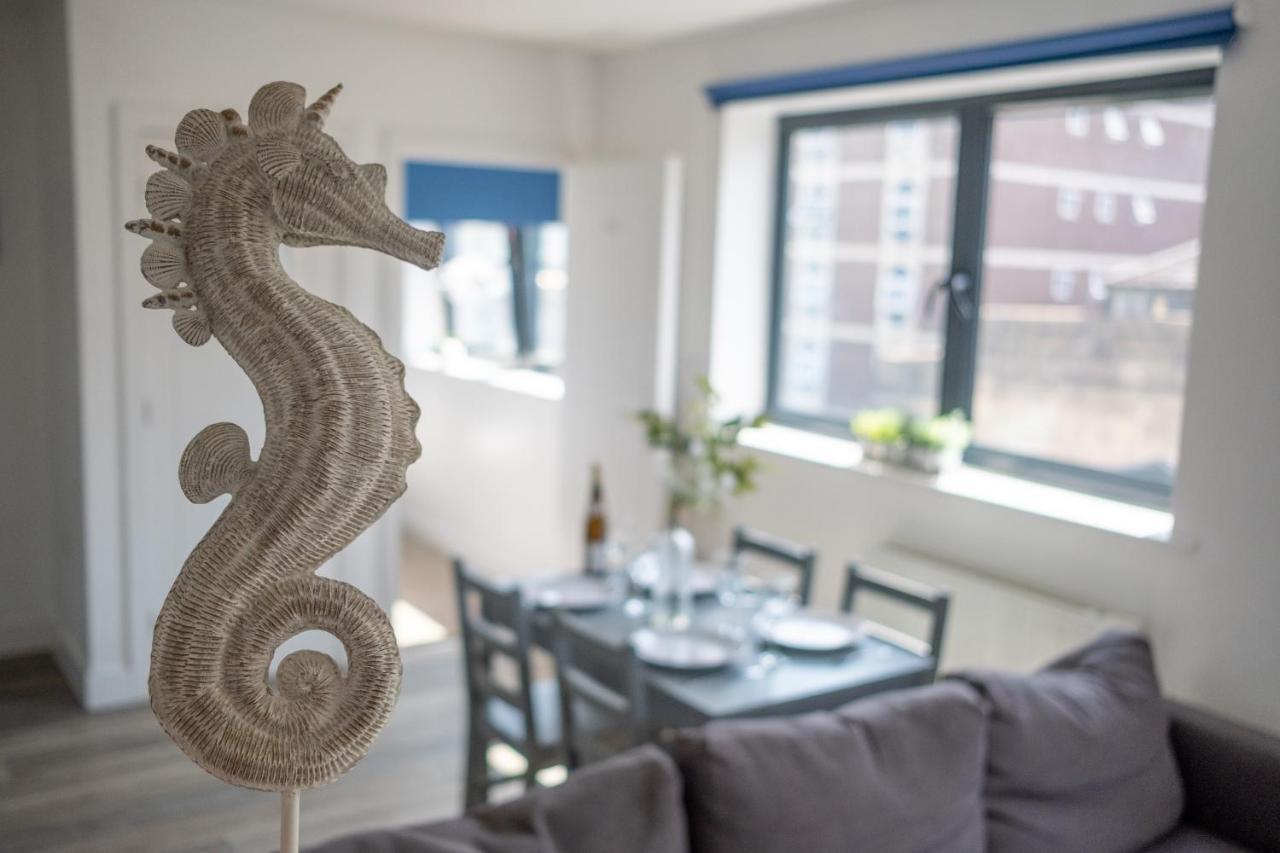 Modern One Bedroom Apartment In Town Centre & 4 Min To The Beach Bournemouth Bagian luar foto